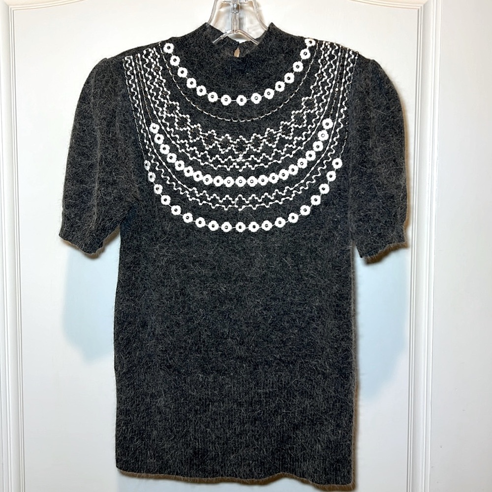 Leo and Ugo gray sweater with flower and crystal detail. Sz 1